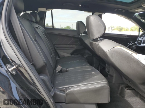 2024 Volkswagen Tiguan SE R-Line Black z VIN 3VVCB7AX8RM072281, wystawiony jako Copart lot #54356745 z przebiegiem 10 562 mil mil oraz Szkoda całkowita • Salvage title. Historia ofert i sprzedaży dostępna na DreamBid. Obrazek 11.
