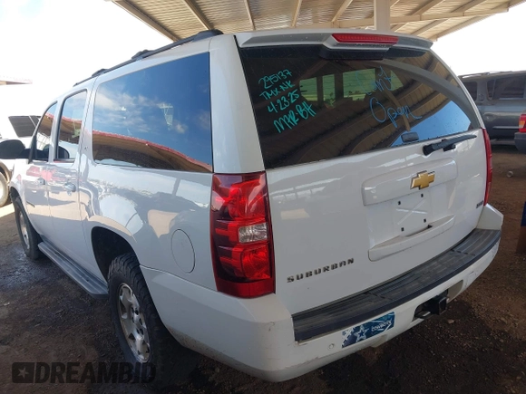 2012 Chevrolet Suburban LT with VIN 1GNSKJE70CR295137, listed as a IAAI auction lot 42112072 with 291,912 mi miles and . Bid and sale history available at DreamBid. Image 3.