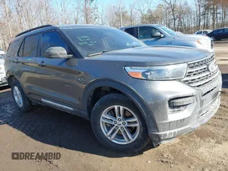 2020 Ford Explorer XLT z VIN 1FMSK8DH0LGA26283, wystawiony jako IAAI lot #41406249 z przebiegiem 85 254 mil mil oraz . Historia ofert i sprzedaży dostępna na DreamBid. Obrazek 1.