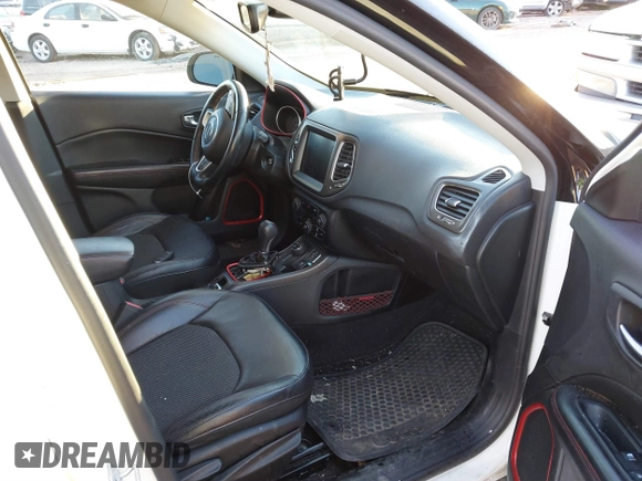 2018 Jeep Compass Trailhawk with VIN 3C4NJDDBXJT199178, listed as a IAAI auction lot 41215543 with 102,271 mi miles and . Bid and sale history available at DreamBid. Image 5.