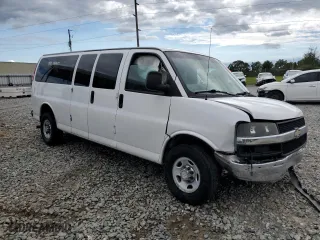 2012 Chevrolet Express Passenger 1LT with VIN 1GAZG1FG5C1183156, listed as a Copart auction lot 65655454 with 130,915 mi miles and Salvage Title. Bid and sale history available at carsss.com. Image 4.