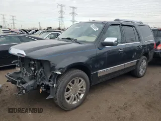 2010 Lincoln Navigator z VIN 5LMJJ2J54AEJ10196, wystawiony jako Copart lot #49358665 z przebiegiem 100 421 mil mil oraz Szkoda całkowita • Salvage title. Historia ofert i sprzedaży dostępna na DreamBid. Obrazek 1.