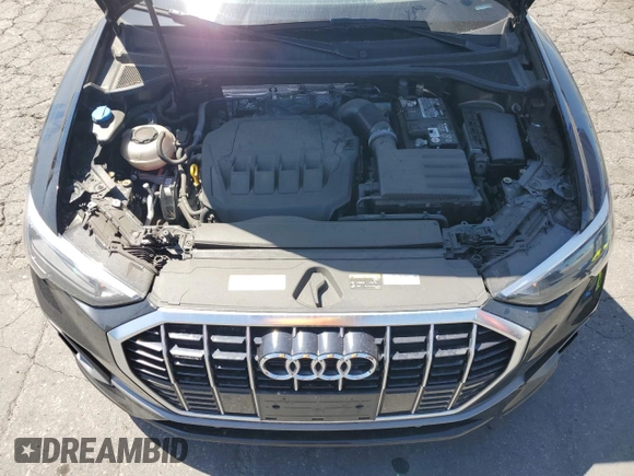 2020 Audi Q3 S line Premium z VIN WA1DECF35L1117748, wystawiony jako Copart lot #52718865 z przebiegiem 33 846 mil mil oraz Czysty tytuł • Clean title. Historia ofert i sprzedaży dostępna na DreamBid. Obrazek 12.