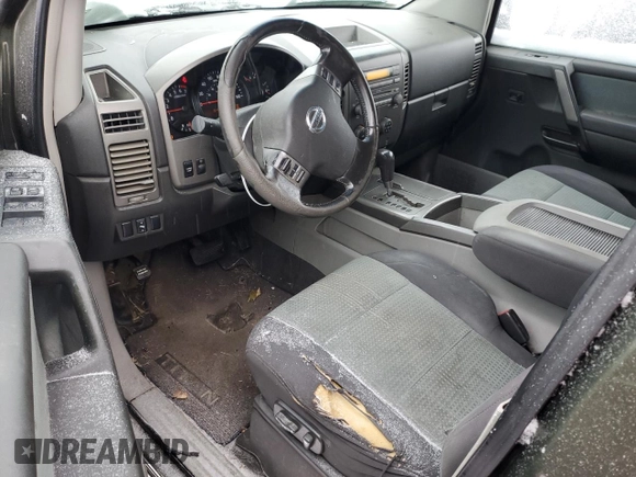 2004 Nissan Titan LE z VIN 1N6AA07B84N519070, wystawiony jako Copart lot #44267185 z przebiegiem 325 656 mil mil oraz Czysty tytuł • Clean title. Historia ofert i sprzedaży dostępna na DreamBid. Obrazek 8.