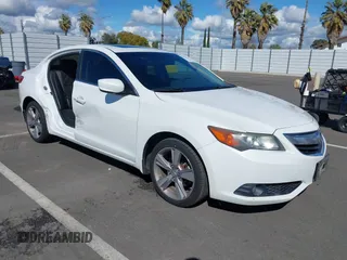 2014 Acura ILX Tech Pkg with VIN 19VDE1F73EE001406, listed as a IAAI auction lot 41794366 with 270,501 mi miles. Bid and sale history available at carsss.com. Image 1.