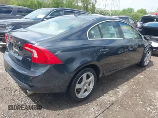 2012 Volvo S60 T5 z VIN YV1622FS2C2033643, wystawiony jako IAAI lot #42133481 z przebiegiem 185 227 mil mil oraz . Historia ofert i sprzedaży dostępna na DreamBid. Obrazek 4.