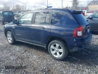 2016 Jeep Compass Latitude with VIN 1C4NJCEA9GD648025, listed as a IAAI auction lot 41558791 with 122,273 mi miles. Bid and sale history available at carsss.com. Image 3.