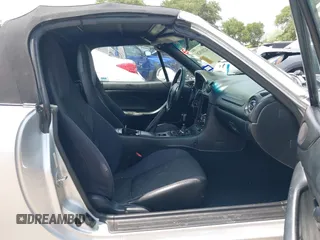 2002 Mazda MX-5 Miata Cloth z VIN JM1NB353020225252, wystawiony jako IAAI lot #42303820 z przebiegiem 194 549 mil mil oraz . Historia ofert i sprzedaży dostępna na DreamBid. Obrazek 5.