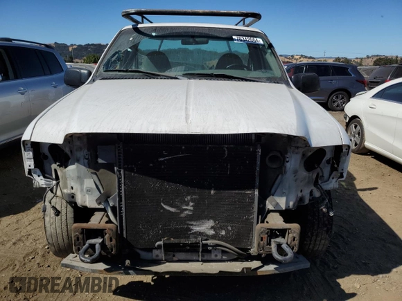 2001 Ford F-250 XL z VIN 3FTNF20L91MA70668, wystawiony jako Copart lot #70342064 z przebiegiem 190 065 mil mil oraz Szkoda całkowita • Salvage title. Historia ofert i sprzedaży dostępna na DreamBid. Obrazek 5.