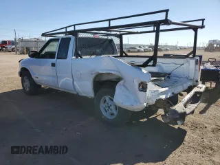 2002 Chevrolet S-10 LS with VIN 1GCDT19W328211770, listed as a Copart auction lot 44486925 with 129,316 mi miles and Salvage Title. Bid and sale history available at carsss.com. Image 2.