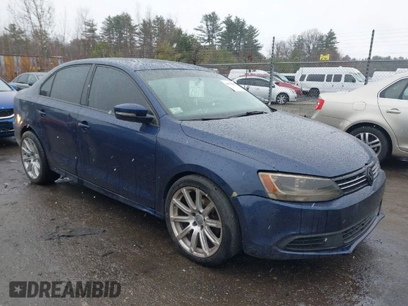 2011 Volkswagen Jetta Sedan SE w/Convenience & Sunroof PZEV with VIN 3VWDZ7AJ6BM326180, listed as a IAAI auction lot 41978482 with 137,189 mi miles. Bid and sale history available at carsss.com. Image 1.