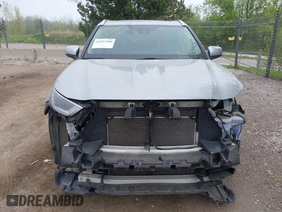 2021 Toyota Highlander XLE with VIN 5TDGZRBH5MS538188, listed as a IAAI auction lot 42257104 with 55,701 mi miles and . Bid and sale history available at DreamBid. Image 21.