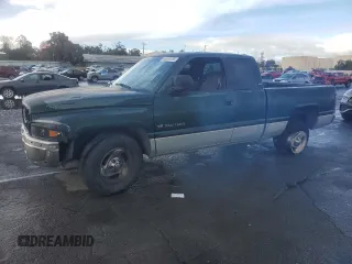 2001 Dodge 1500 z VIN 3B7HC13ZX1G790740, wystawiony jako Copart lot #48949785 z przebiegiem 279 381 mil mil oraz Szkoda całkowita • Salvage title. Historia ofert i sprzedaży dostępna na DreamBid. Obrazek 1.