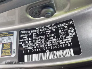 2013 Kia Sorento LX with VIN 5XYKTDA28DG336051, listed as a IAAI auction lot 41956476 with 179,549 mi miles. Bid and sale history available at carsss.com. Image 9.