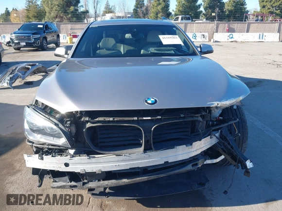 2015 BMW 7 Series 750Li with VIN WBAYE8C55FD782384, listed as a IAAI auction lot 41319363 with 75,784 mi miles. Bid and sale history available at carsss.com. Image 13.