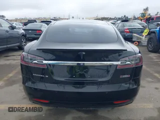 2018 Tesla Model S 75D with VIN 5YJSA1E42JF265691, listed as a IAAI auction lot 41886105 with 99,485 mi miles and . Bid and sale history available at DreamBid. Image 16.
