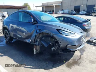 2020 Tesla Model Y Long Range with VIN 5YJYGDEF8LF000658, listed as a IAAI auction lot 41669246 with 44,281 mi miles and . Bid and sale history available at DreamBid. Image 1.