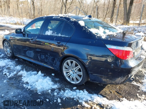 2008 BMW 5 Series 550i with VIN WBANW53518CT54786, listed as a IAAI auction lot 41546342 with 121,094 mi miles. Bid and sale history available at carsss.com. Image 3.