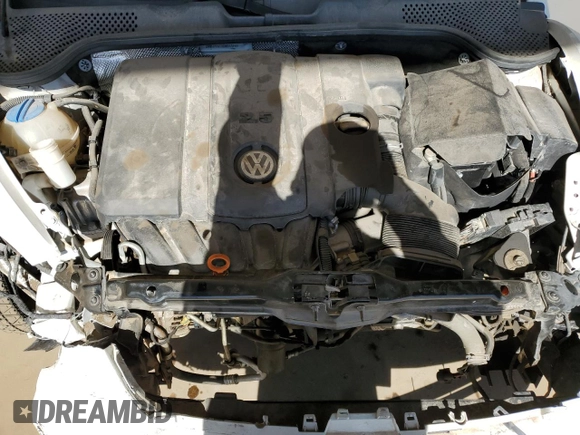 2013 Volkswagen Beetle 2.5L with VIN 3VW5P7AT2DM811768, listed as a Copart auction lot 54609125 with 60,505 mi miles and Salvage Title. Bid and sale history available at DreamBid. Image 11.