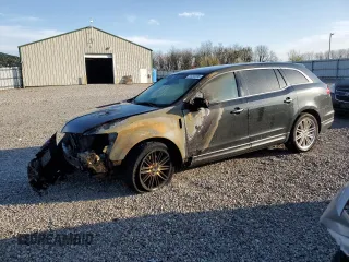 2013 Lincoln MKT EcoBoost z VIN 2LMHJ5AT1DBL53583, wystawiony jako Copart lot #51291595 z przebiegiem Nie podano mil oraz Szkoda całkowita • Salvage title. Historia ofert i sprzedaży dostępna na DreamBid. Obrazek 1.