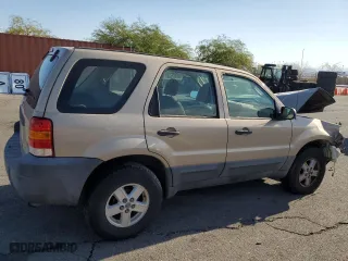 2007 Ford Escape XLS with VIN 1FMYU02Z77KB76668, listed as a Copart auction lot 73338784 with 166,759 mi miles and Salvage Title. Bid and sale history available at carsss.com. Image 3.