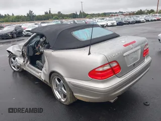 2003 Mercedes-Benz CLK 320/430 z VIN WDBLK70G23T136676, wystawiony jako IAAI lot #40448132 z przebiegiem 71 610 mil mil oraz . Historia ofert i sprzedaży dostępna na DreamBid. Obrazek 3.