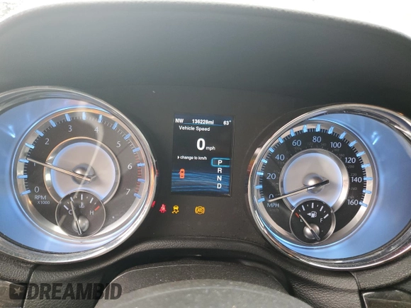 2013 Chrysler 300 C z VIN 2C3CCAET1DH568910, wystawiony jako Copart lot #50037004 z przebiegiem 136 228 mil mil oraz Szkoda całkowita • Salvage title. Historia ofert i sprzedaży dostępna na DreamBid. Obrazek 9.