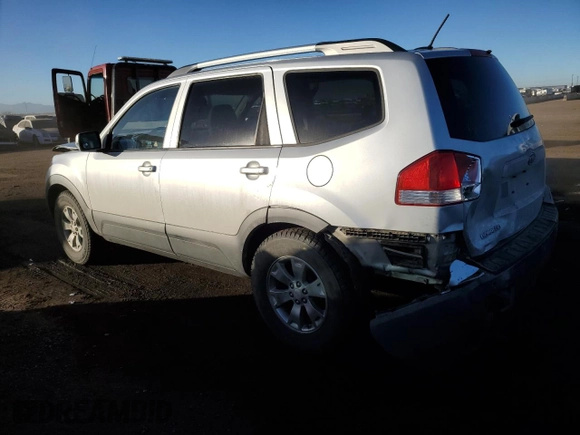 2009 Kia Borrego LX with VIN KNDJH741995032986, listed as a Copart auction lot 88787425 with 121,667 mi miles and Salvage Title. Bid and sale history available at carsss.com. Image 2.