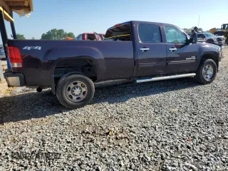 2008 GMC Sierra 2500HD SLT with VIN 1GTHK23638F158477, listed as a Copart auction lot 55739035 with 288,960 mi miles and Salvage title. Bid and sale history available at DreamBid. Image 3.