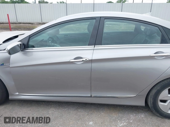 2012 Hyundai Sonata Hybrid with VIN KMHEC4A45CA054605, listed as a IAAI auction lot 42045509 with 188,852 mi miles and . Bid and sale history available at DreamBid. Image 13.