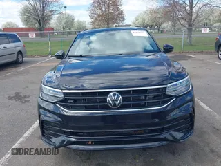 2024 Volkswagen Tiguan SE R-Line Black с VIN 3VV8B7AX0RM112035, выставлен на аукционе IAAI как лот 41978774 с пробегом 7 658 миль миль и . История ставок и продаж доступна на DreamBid. Изображение 12.
