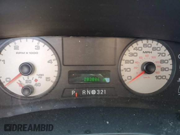 2006 Ford F-250 XL с VIN 1FTSW20P56EB68003, выставлен на аукционе Copart как лот 50697015 с пробегом 203 006 миль миль и Списание • Salvage title. История ставок и продаж доступна на DreamBid. Изображение 9.