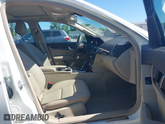 2012 Mercedes-Benz C 300 Sport с VIN WDDGF8BB8CA691471, выставлен на аукционе IAAI как лот 42621659 с пробегом 96 945 миль миль и . История ставок и продаж доступна на DreamBid. Изображение 5.