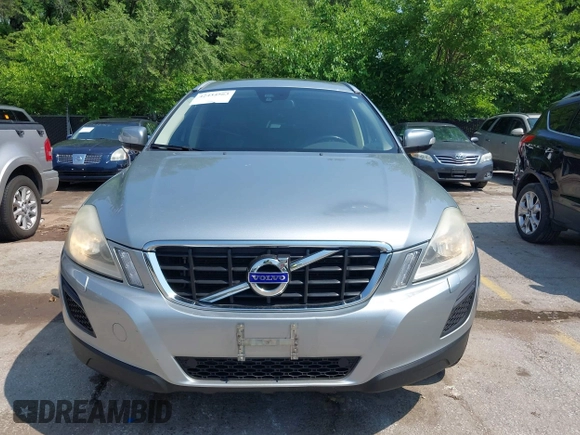 2013 Volvo XC60 T6 z VIN YV4902DZ5D2448575, wystawiony jako IAAI lot #42434563 z przebiegiem 154 710 mil mil oraz . Historia ofert i sprzedaży dostępna na DreamBid. Obrazek 6.
