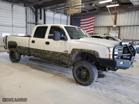 2005 Chevrolet Silverado 3500 SRW LT with VIN 1GCHK33275F913483, listed as a Copart auction lot 68673434 with NaN miles and Salvage Title. Bid and sale history available at carsss.com. Image 4.