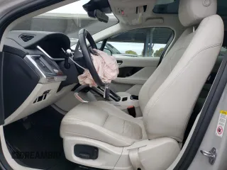 2019 Jaguar I-Pace SE z VIN SADHC2S12K1F64104, wystawiony jako Copart lot #48661854 z przebiegiem Nie podano mil oraz . Historia ofert i sprzedaży dostępna na DreamBid. Obrazek 7.