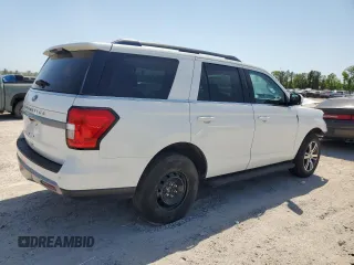 2024 Ford Expedition XLT with VIN 1FMJU1J84REA06771, listed as a Copart auction lot 52702185 with 20,995 mi miles and Salvage title. Bid and sale history available at DreamBid. Image 3.