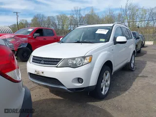 2008 Mitsubishi Outlander XLS with VIN JA4MT41X18Z006404, listed as a IAAI auction lot 42107656 with 131,571 mi miles. Bid and sale history available at carsss.com. Image 6.