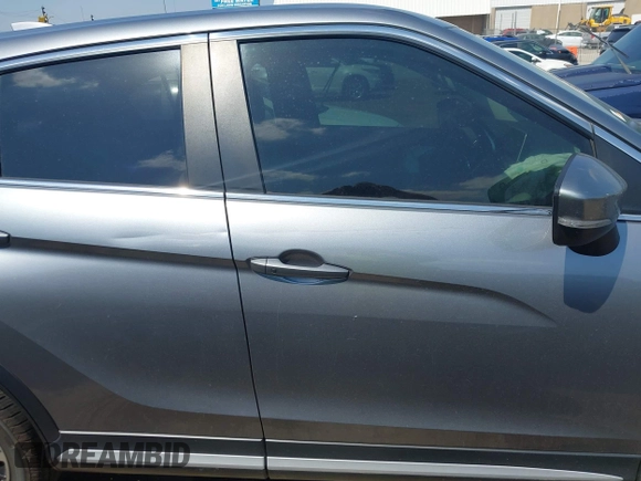 2018 Mitsubishi Eclipse Cross SE z VIN JA4AT5AA0JZ037573, wystawiony jako IAAI lot #42041908 z przebiegiem 143 391 mil mil oraz . Historia ofert i sprzedaży dostępna na DreamBid. Obrazek 13.