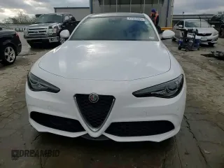 2022 Alfa Romeo Giulia Veloce z VIN ZARFANBN2N7653138, wystawiony jako Copart lot #41444005 z przebiegiem Nie podano mil oraz Szkody całkowita. Historia ofert i sprzedaży dostępna na DreamBid. Obrazek 13.
