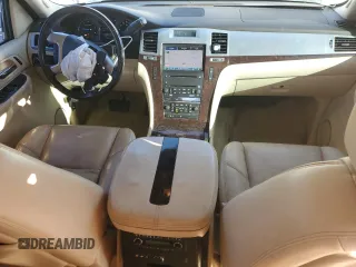 2008 Cadillac Escalade z VIN 1GYFK63898R227231, wystawiony jako Copart lot #46340945 z przebiegiem 166 797 mil mil oraz Szkoda całkowita • Salvage title. Historia ofert i sprzedaży dostępna na DreamBid. Obrazek 8.