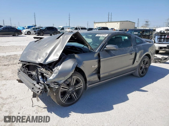 2013 Ford Mustang GT with VIN 1ZVBP8CF7D5261487, listed as a Copart auction lot 50201015 with 121,012 mi miles and Clean title. Bid and sale history available at DreamBid. Image 1.