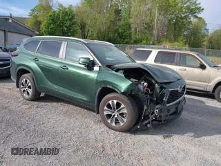 2023 Toyota Highlander L z VIN 5TDKDRBHXPS515888, wystawiony jako IAAI lot #42086237 z przebiegiem 20 076 mil mil oraz . Historia ofert i sprzedaży dostępna na DreamBid. Obrazek 1.