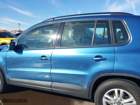 2017 Volkswagen Tiguan S with VIN WVGAV7AX1HW509822, listed as a IAAI auction lot 41625089 with 97,039 mi miles. Bid and sale history available at carsss.com. Image 15.
