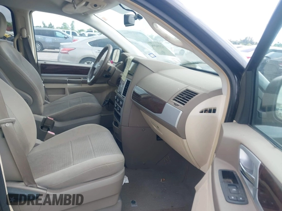 2010 Chrysler Town & Country Touring with VIN 2A4RR5D13AR155611, listed as a IAAI auction lot 42094894 with 132,966 mi miles. Bid and sale history available at carsss.com. Image 5.