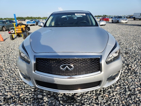 2018 Infiniti Q70 Luxe with VIN JN1BY1PR1JM370561, listed as a Copart auction lot 59784945 with 95,976 mi miles and Non repairable. Bid and sale history available at DreamBid. Image 5.