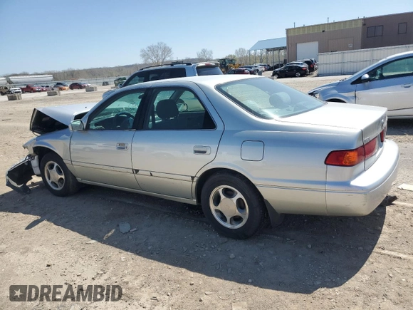 2000 Toyota Camry CE with VIN 4T1BG22K6YU710227, listed as a Copart auction lot 51963795 with 140,034 mi miles and Salvage Title. Bid and sale history available at carsss.com. Image 2.