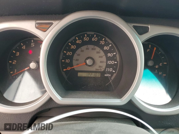 2005 Toyota 4Runner SR5 z VIN JTEZU14R550052995, wystawiony jako Copart lot #56660855 z przebiegiem 122 103 mil mil oraz Czysty tytuł • Clean title. Historia ofert i sprzedaży dostępna na DreamBid. Obrazek 9.