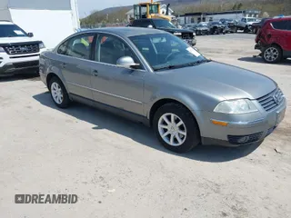 2004 Volkswagen Passat GLS z VIN WVWPD63BX4P205115, wystawiony jako IAAI lot #42039738 z przebiegiem 195 817 mil mil oraz . Historia ofert i sprzedaży dostępna na DreamBid. Obrazek 1.
