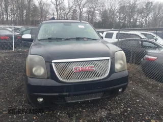 2007 GMC Yukon Denali z VIN 1GKFK63807J387361, wystawiony jako IAAI lot #42033919 z przebiegiem Nie podano mil oraz . Historia ofert i sprzedaży dostępna na DreamBid. Obrazek 6.